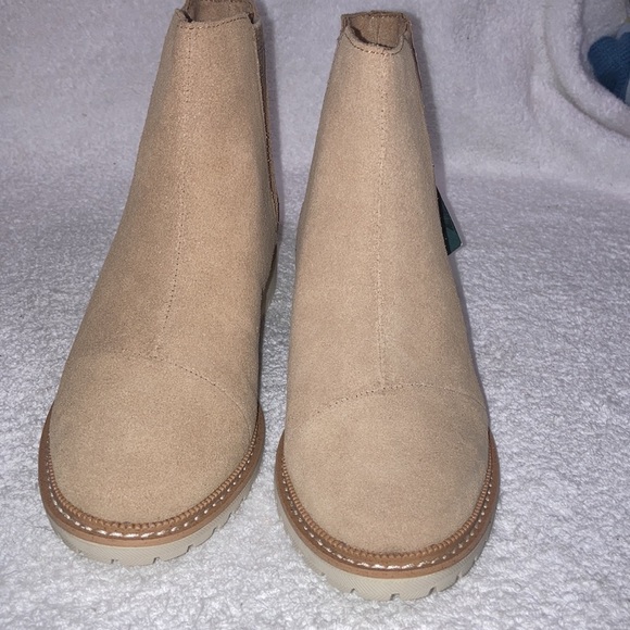 TOMS Womens Cleo Round Toe water resistant dessert tan suede boots size … - Picture 6 of 12